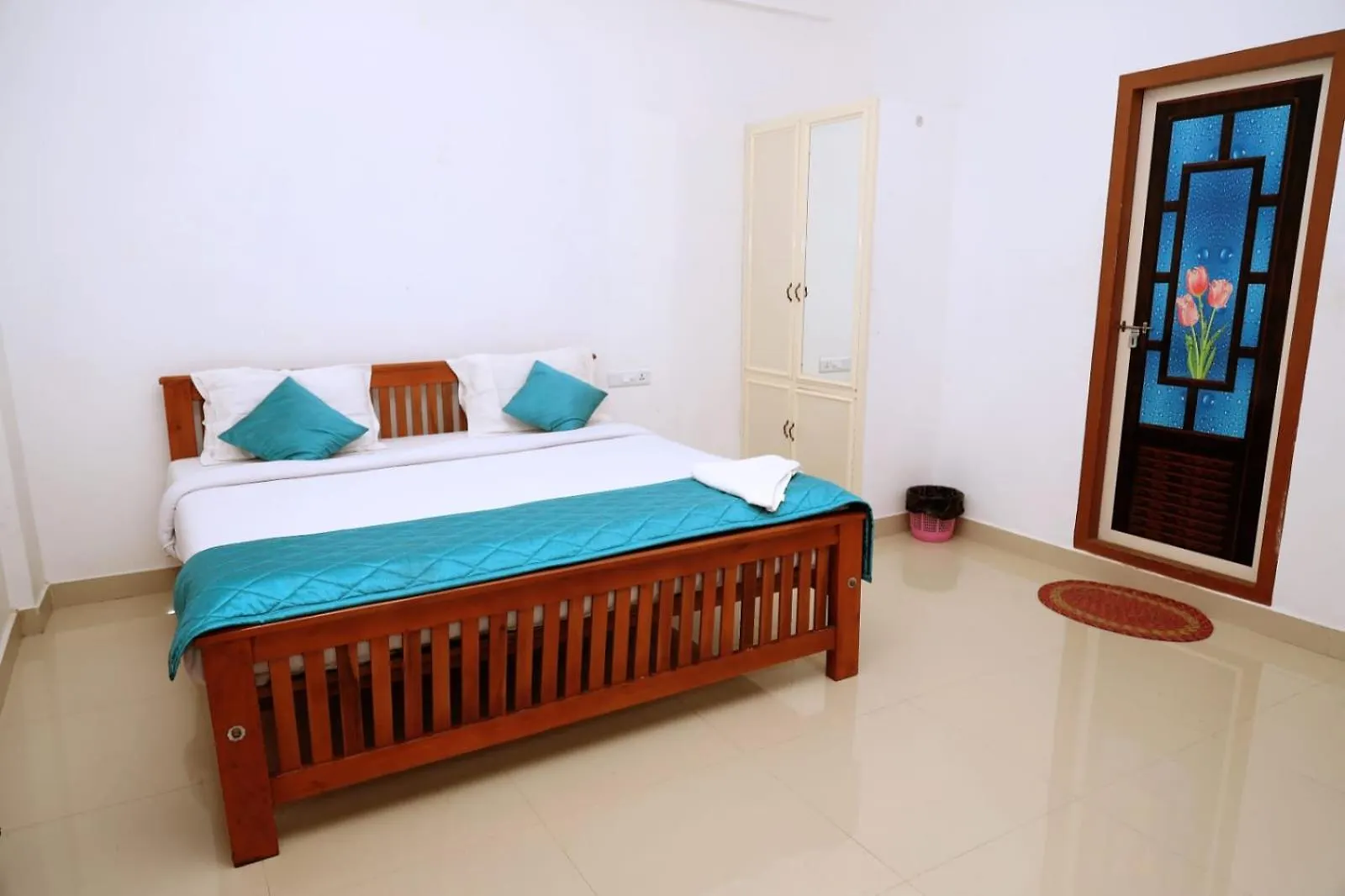 בית אירוח Clude Cottage מונאר