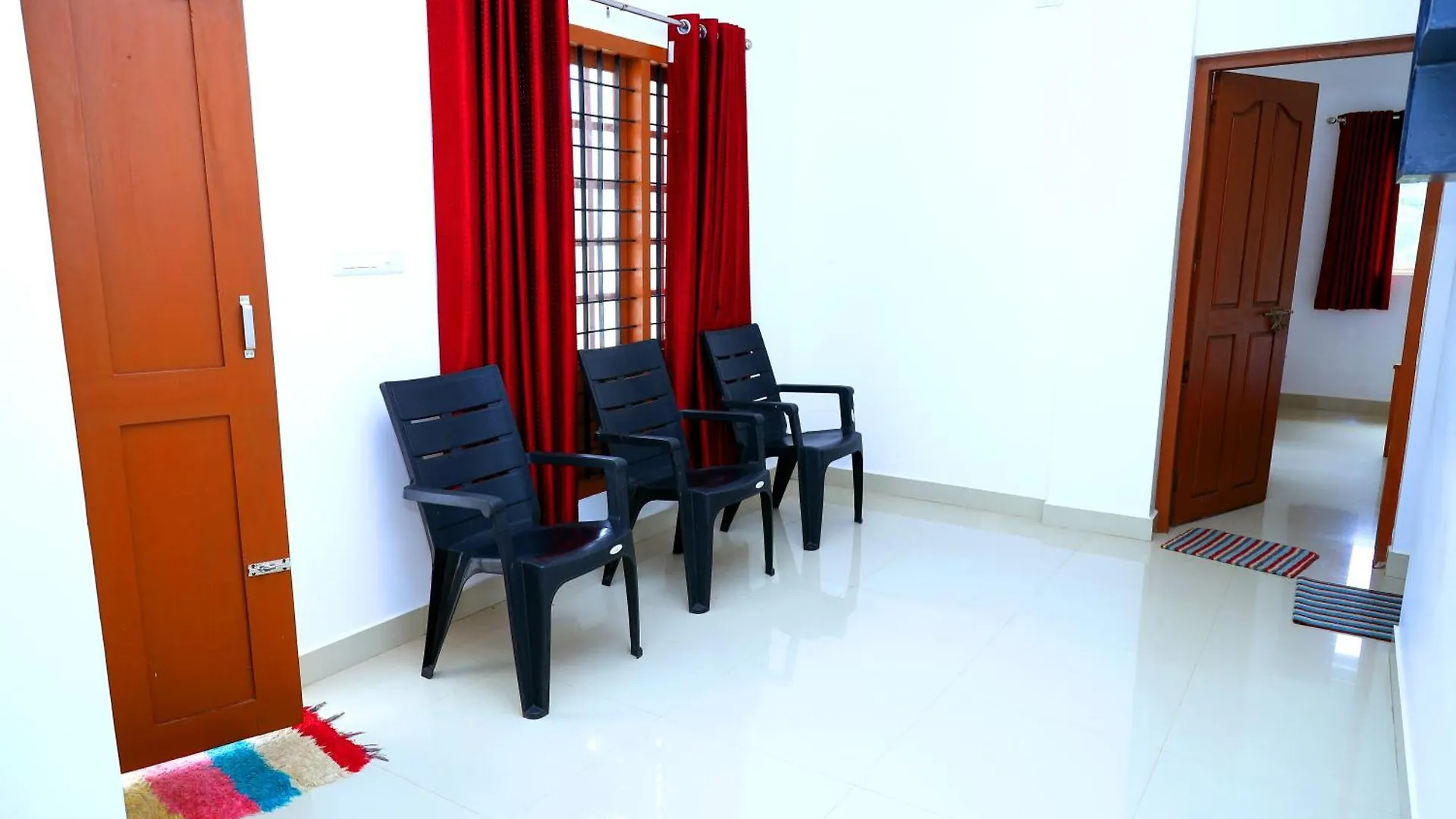 Clude Cottage מונאר בית אירוח